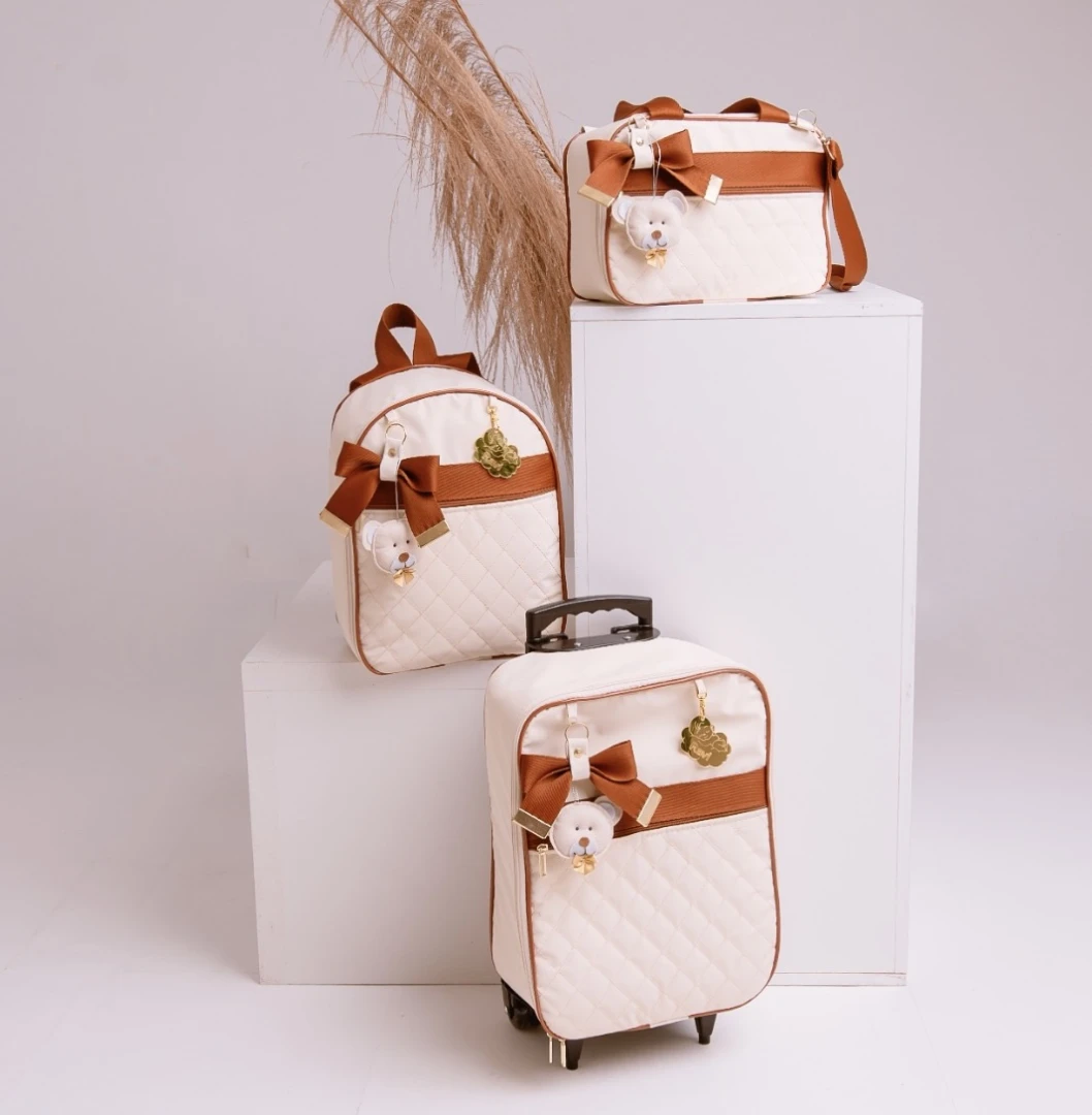 Bolsa Maternidade 3 Peças Mala Mochila Luxo Mala De Rodinha Laço Chaveiro Coleção Urso